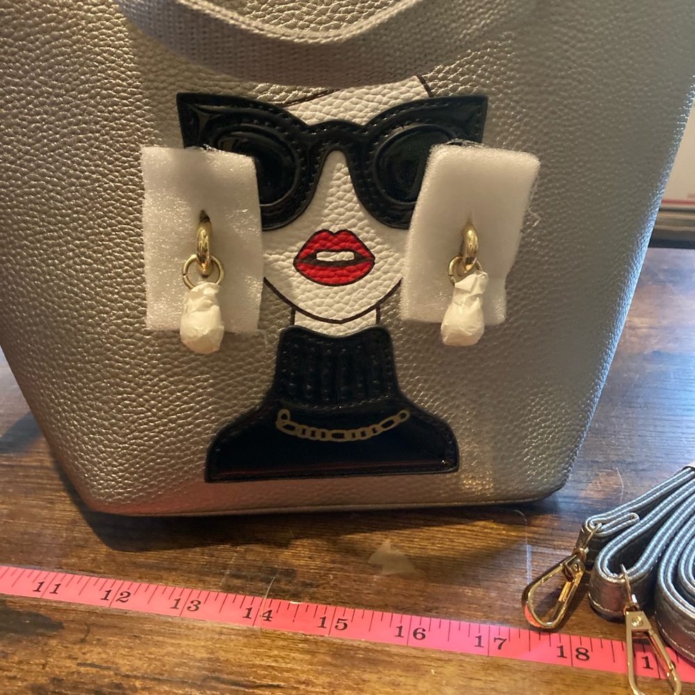 New Enjoinin funky lady face purse - Picture 7 of 10